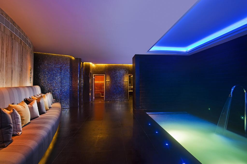 The Leela Palace Madrás Habitación foto The spa at The Dorchester